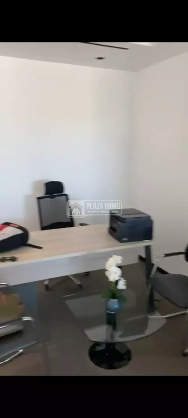 A LOUER BUREAU 237m2 AU LAC2