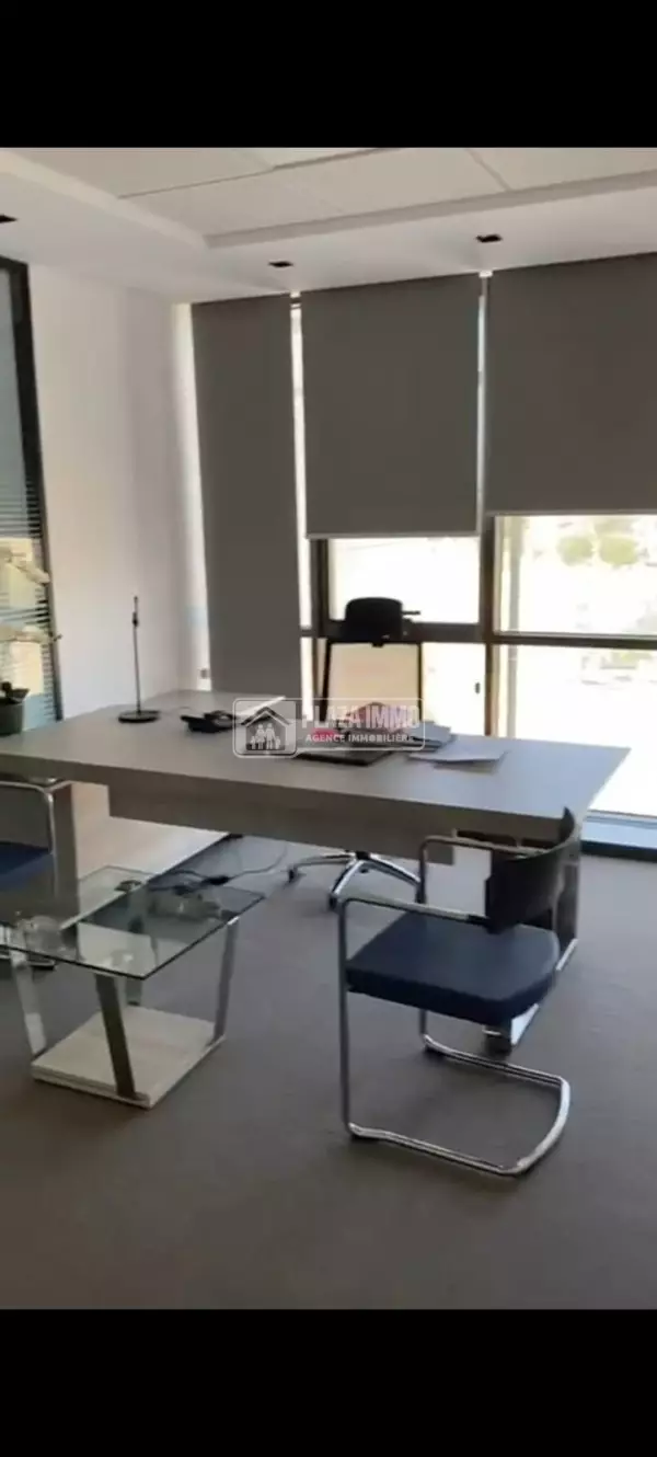 A LOUER BUREAU 237m2 AU LAC2