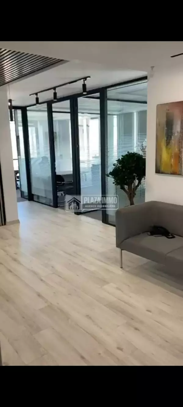A LOUER BUREAU 237m2 AU LAC2