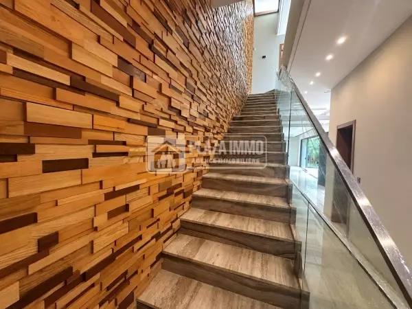 À vendre, une villa à Maalaga lamarsa